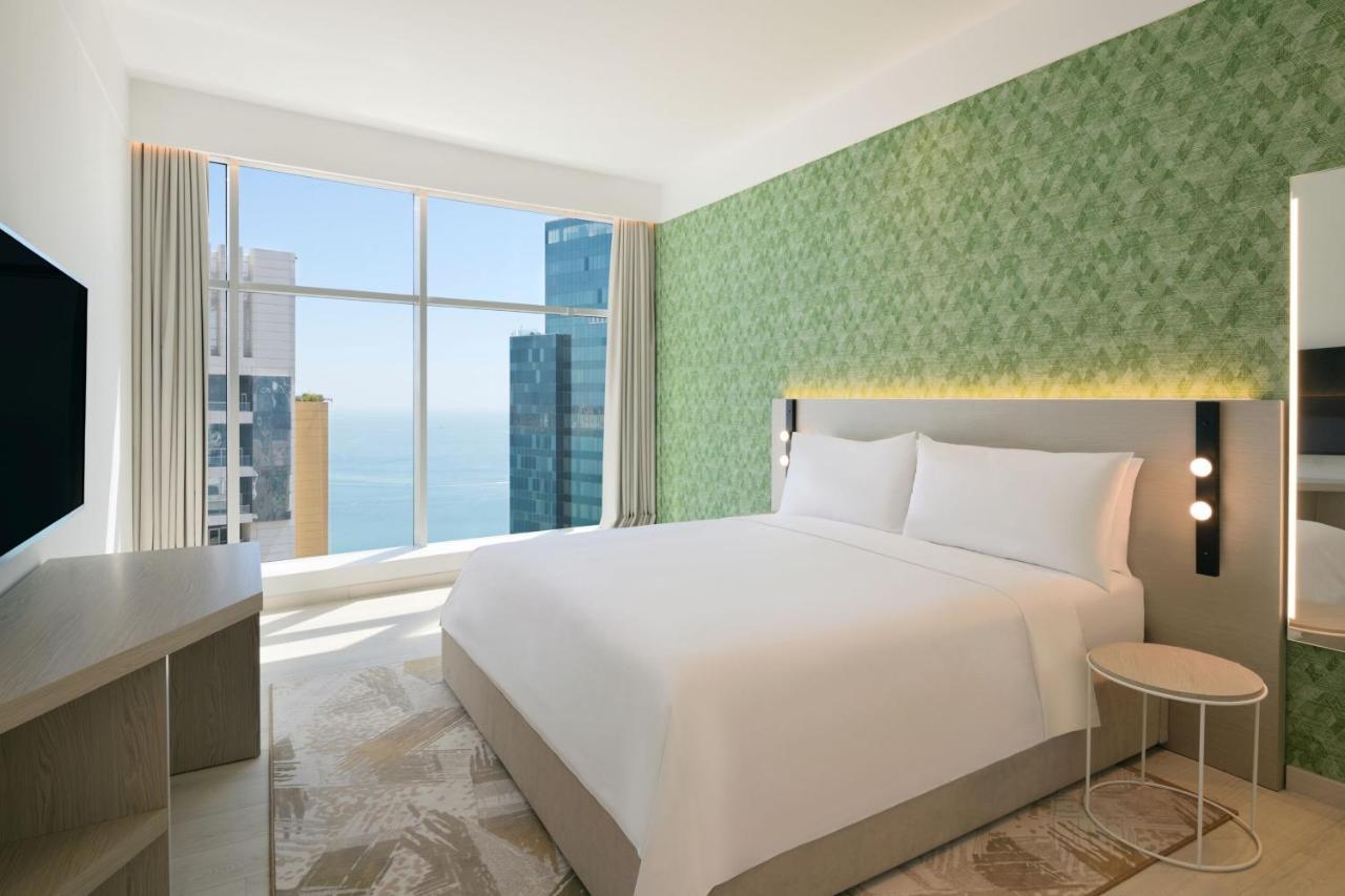 Готель Element By Westin West Bay Доха Екстер'єр фото A bedroom at the hotel