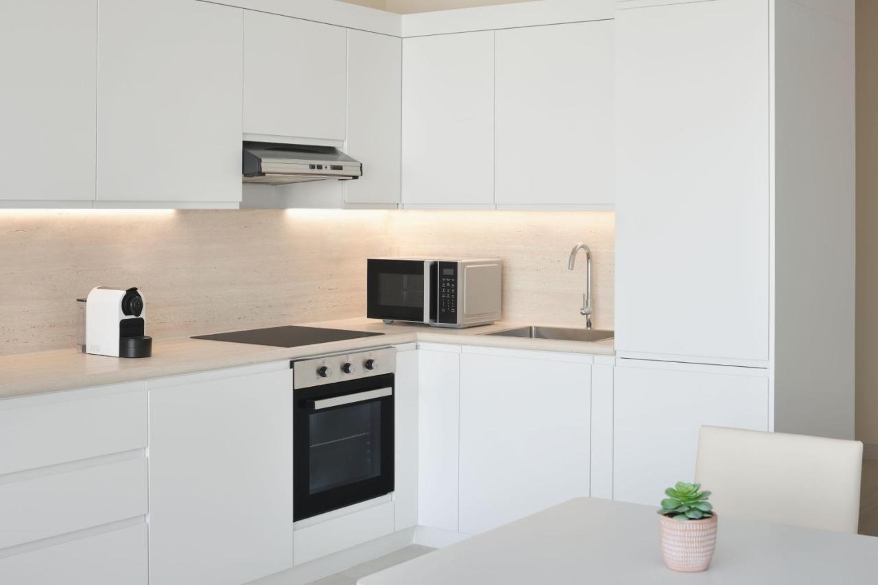 Готель Element By Westin West Bay Доха Екстер'єр фото A modern kitchen