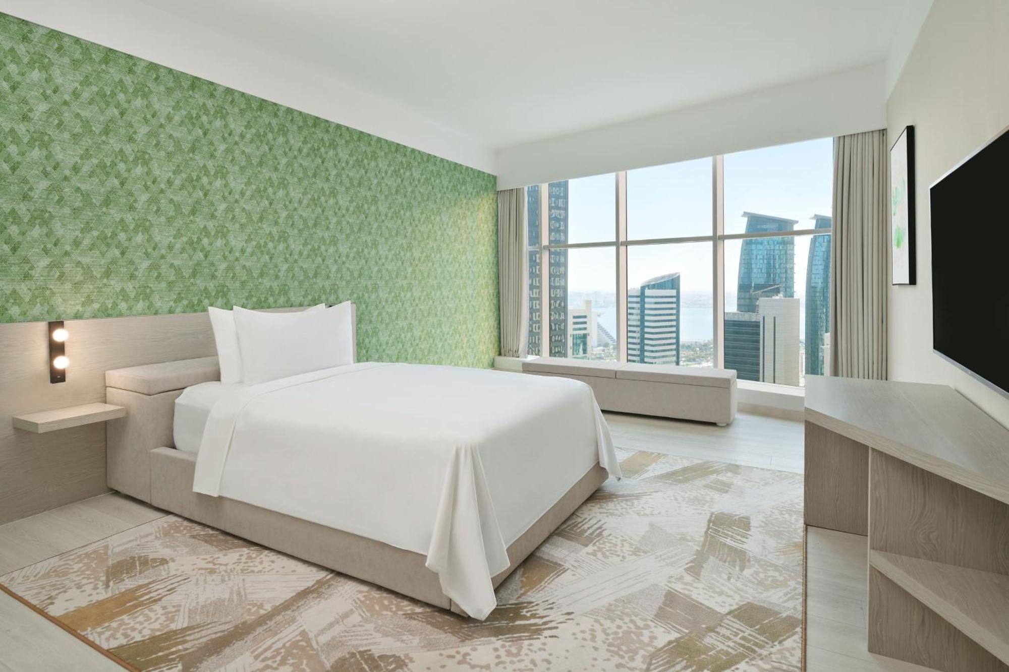Готель Element By Westin West Bay Доха Екстер'єр фото A guest room at the hotel