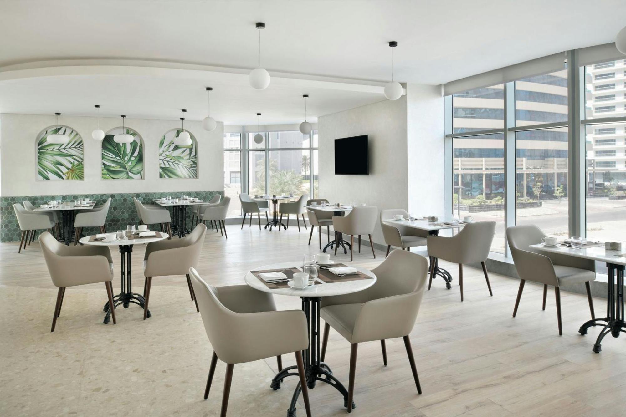 Готель Element By Westin West Bay Доха Екстер'єр фото The Club at Newark Airport